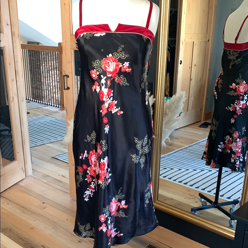 Jones New York satin slip size M